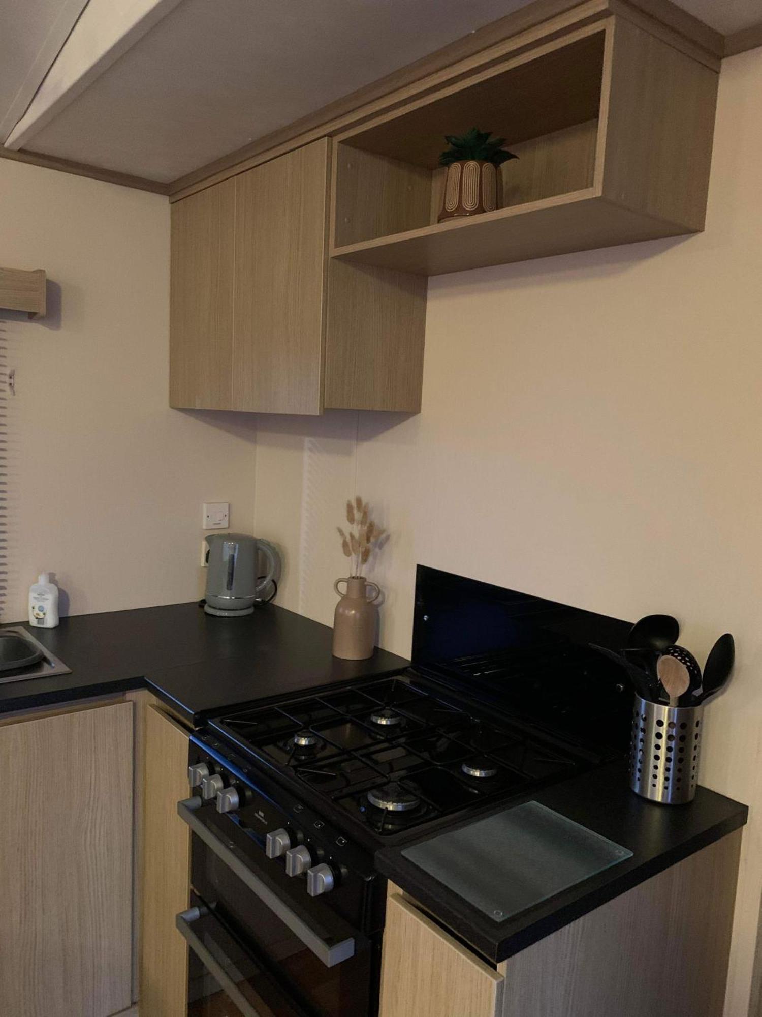 Highway Hotel Lossiemouth ภายนอก รูปภาพ